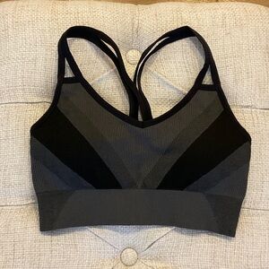 All In Motion Women's Seamless Strappy Sports Bra in Black and Gray Small